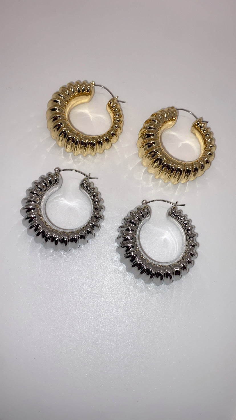 U remind me earrings